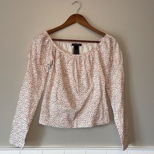 Puffed sleeves top